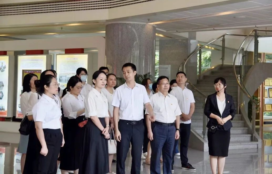 星空体育官网登录平台广西集团到南宁市纪委监委学习机关党建工作