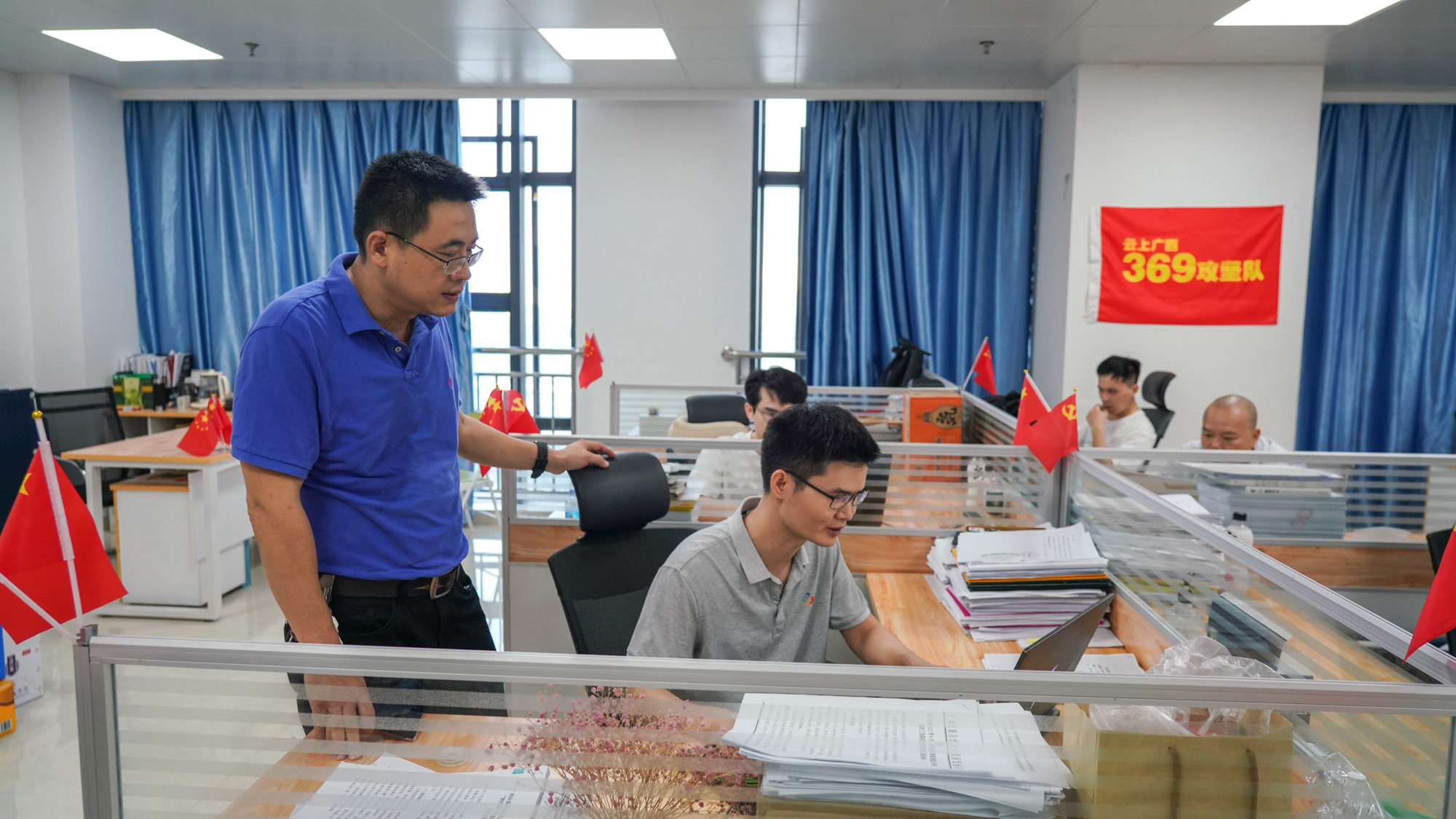 以坚守和奋进向祖国献礼|国庆，星空体育官网登录平台广西集团项目建设跑出加速度