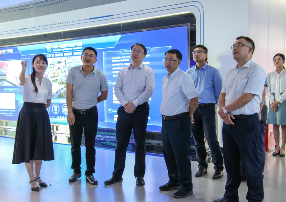 2021·聚焦东博会丨财政部经济建设司副司长李海南一行到广投星空体育官网登录平台经济示范基地调研