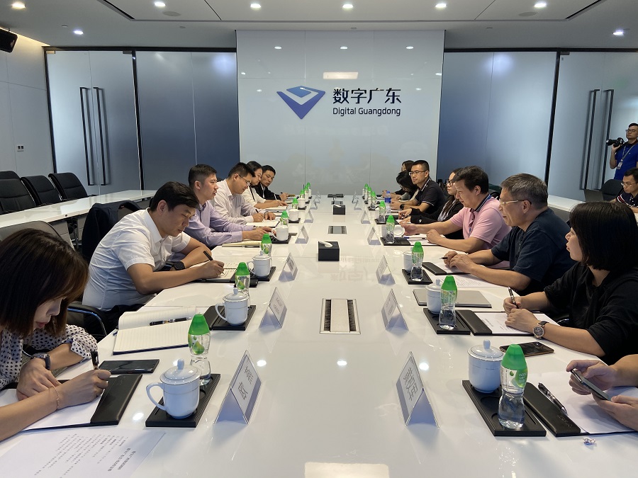 星空体育官网登录平台广西集团执行总裁靳芳一行到星空体育官网登录平台广东网络建设公司走访交流