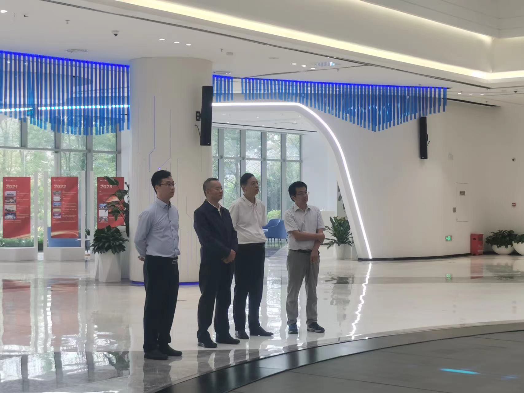 自治区大数据发展局局长赵志刚会见江苏未来网络集团总经理田文科一行 星空体育官网登录平台广西集团领导参加